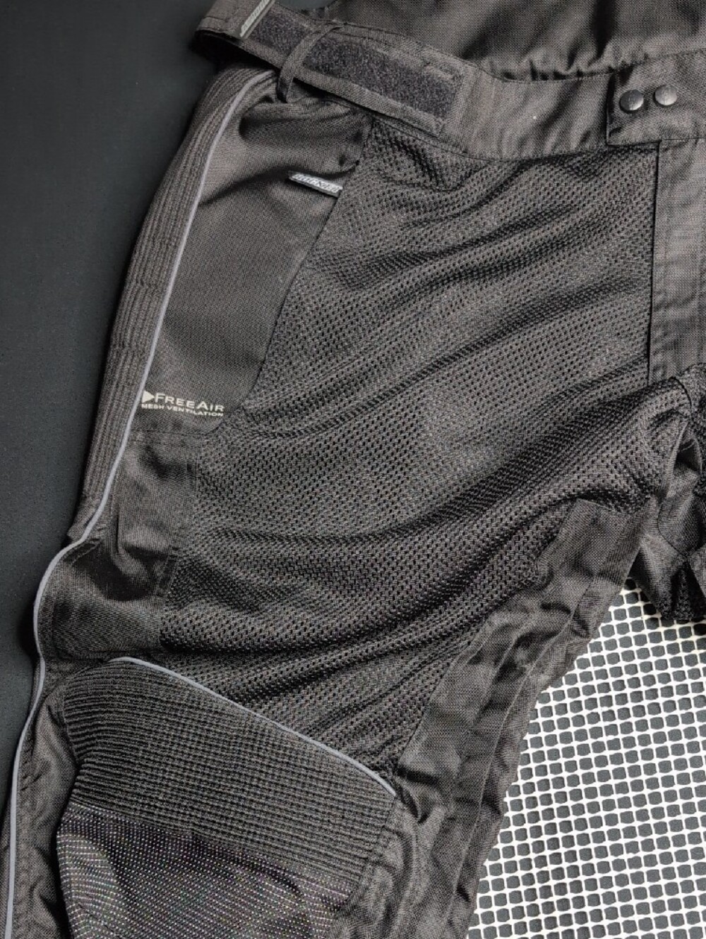 Joe Rocket Black Mesh Cargo Motorcycle Pants - Picture 3 of 5